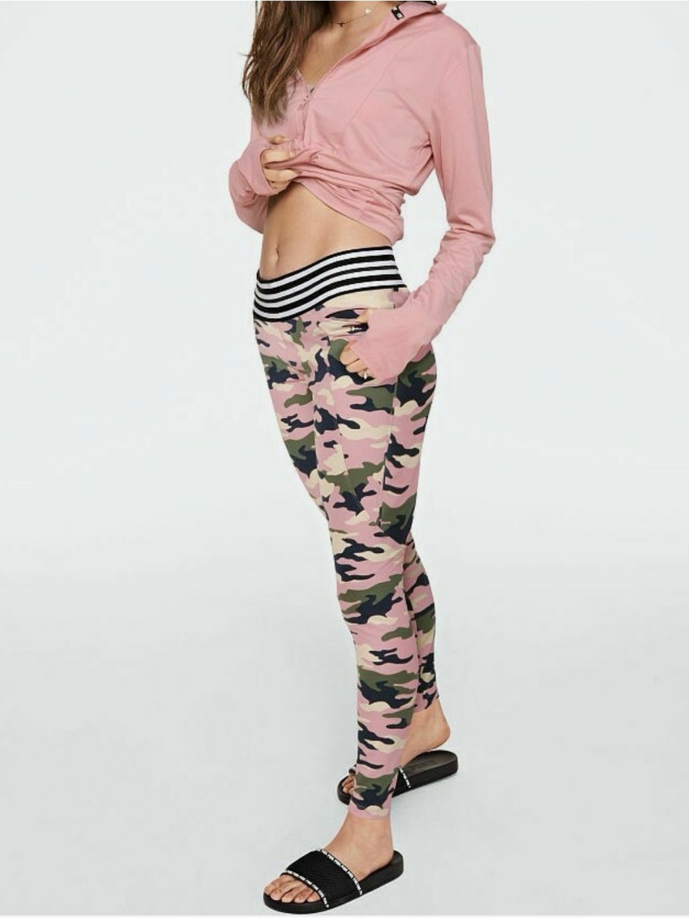 Victoria Secret UNIQUE PINK CAMO LEGGING - Ret $80